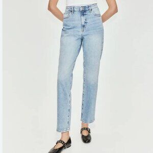 H&M High Rise Light Wash Denim Blue Mom Straight Leg Jeans Women’s Size 6